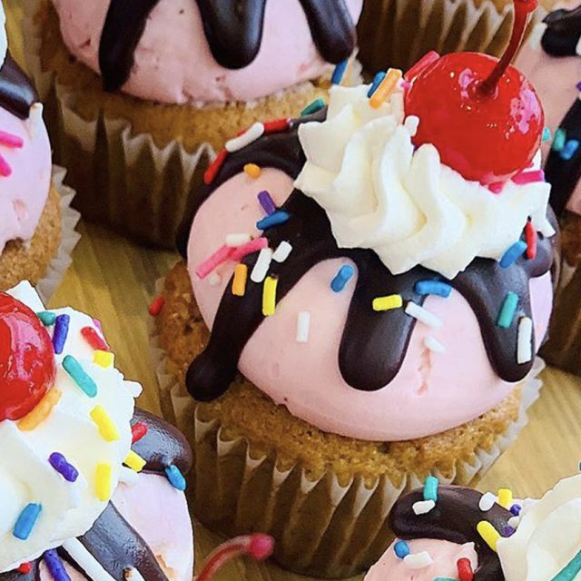 Recipe: Banana Split Cupcakes